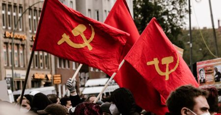 Qual É A Diferença Entre Socialismo E Comunismo?