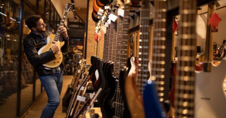 Qual É A Diferença Entre Baixo E Guitarra?