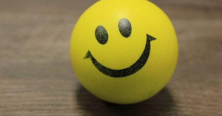 Qual é a diferença entre alegria e felicidade?