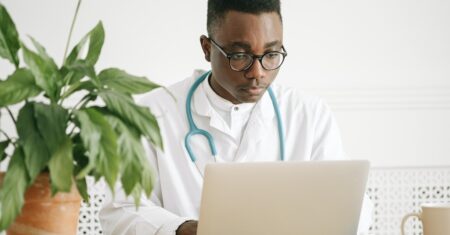 Qual É A Diferença Entre Oculista E Oftalmologista?