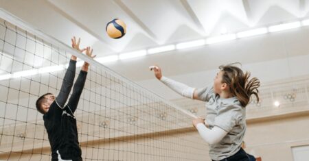 Qual É A Diferença Entre Esporte De Rede E Parede?