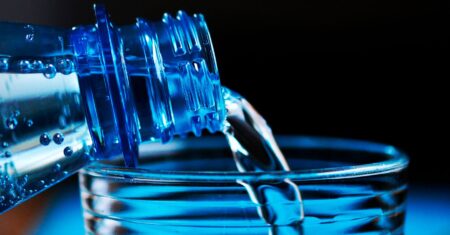 Qual É A Diferença Entre Água Mineral E Água Destilada?