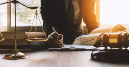 Qual É A Diferença Entre Lei E Decreto?