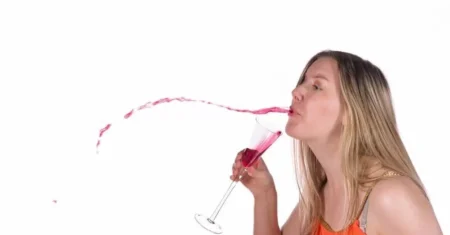 O Que Significa Sonhar Cuspindo?