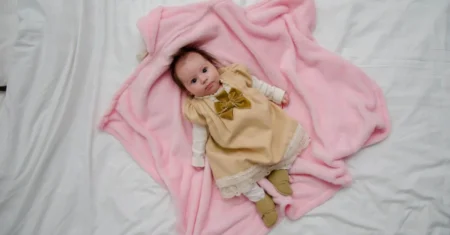 O Que Significa Sonhar Com Roupa De Bebê Rosa?